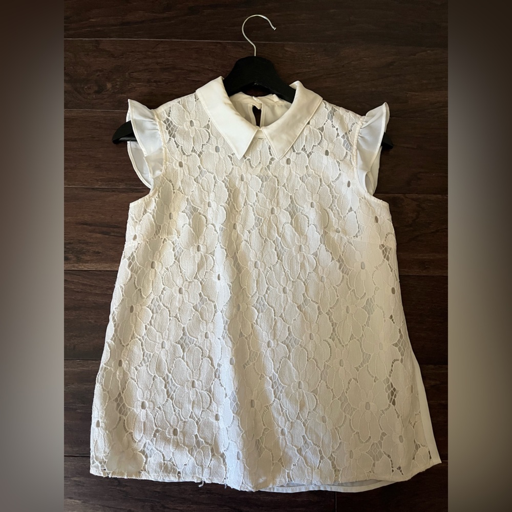 LOWRYS FARM White Lace Floral Blouse with Flowing Silhouette